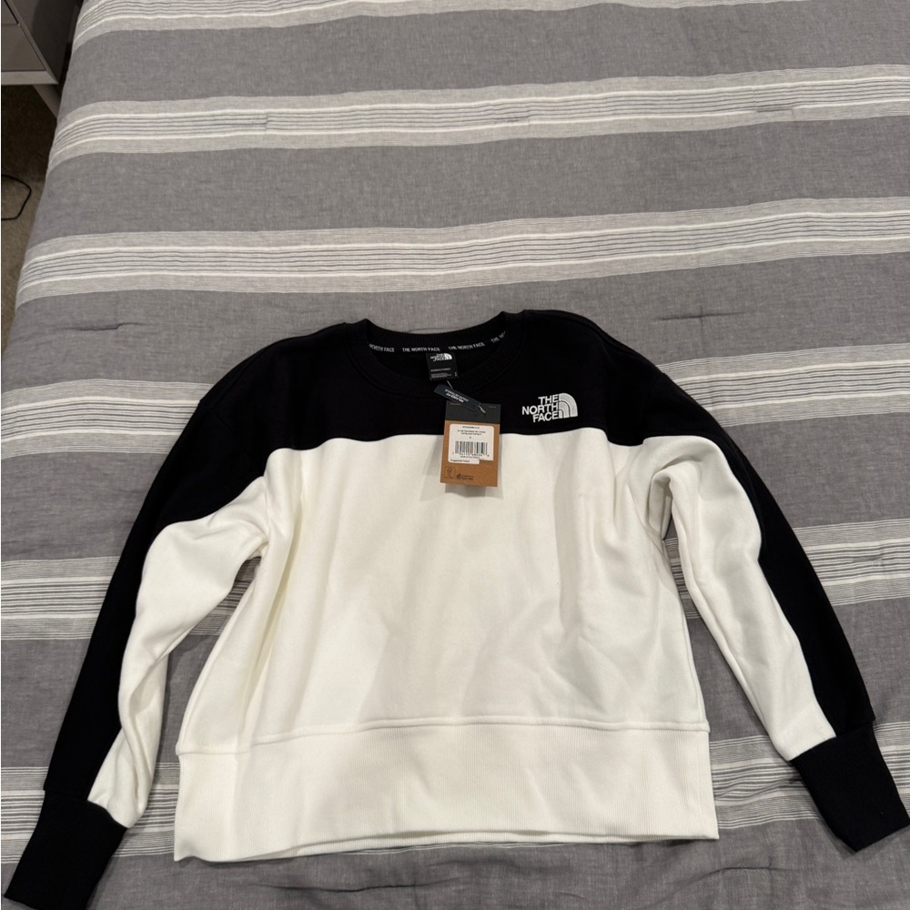 The North Face Women's Black and White Sweater